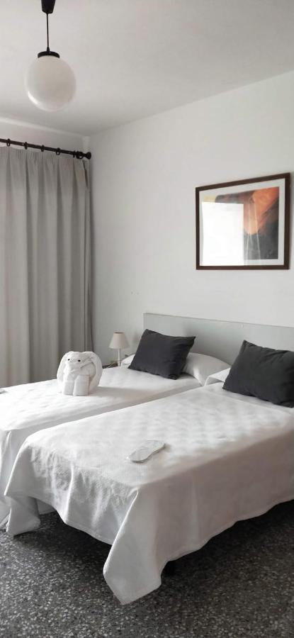 Hostal S'Algaret Fornells  Bagian luar foto