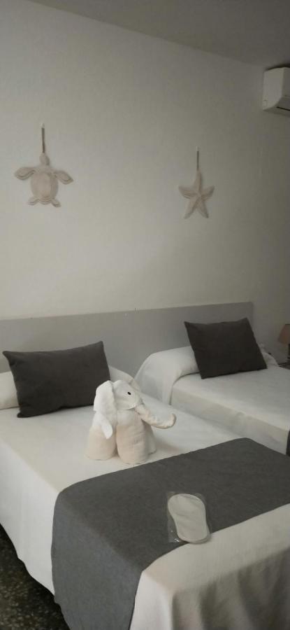 Hostal S'Algaret Fornells  Bagian luar foto
