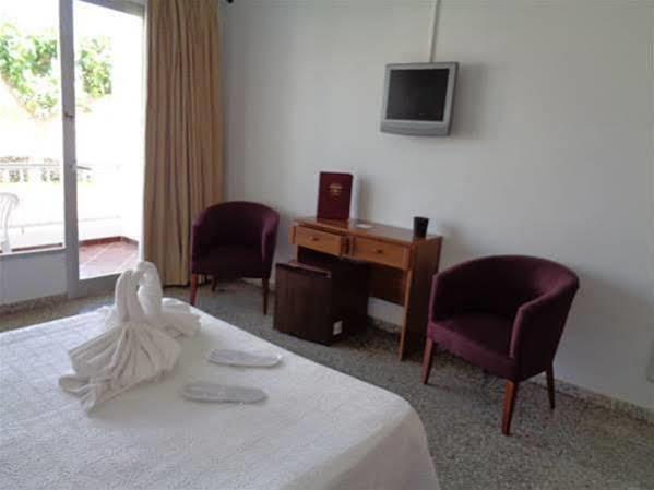 Hostal S'Algaret Fornells  Bagian luar foto